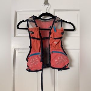 Ultimate Direction running vest (water bottles not included)